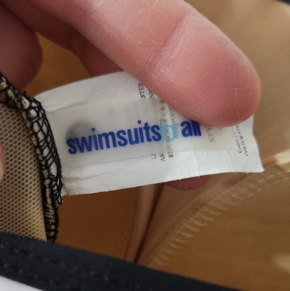 Swimsuits For All Floral Print Plus Size Swimsuit, 16 - Picture 2 of 5